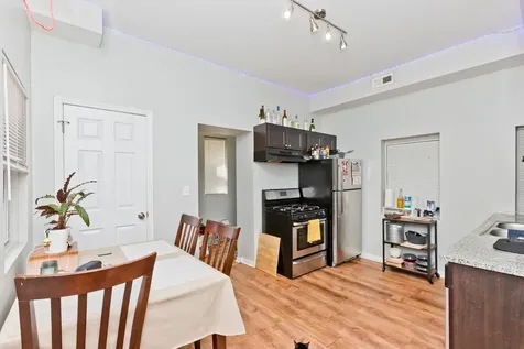 1431 West Flournoy Street Chicago IL 60607
