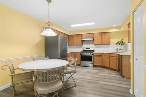 501 Grosse Pointe Circle Vernon Hills IL 60061