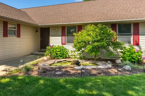 2738 Becker Drive Peru IL 61354