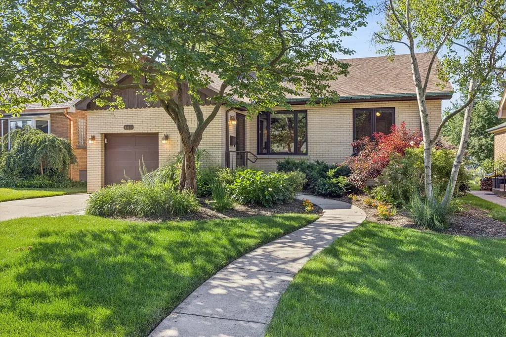 443 Shenstone Road Riverside IL 60546