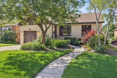 443 Shenstone Road Riverside IL 60546