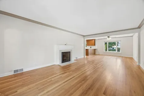 443 Shenstone Road Riverside IL 60546