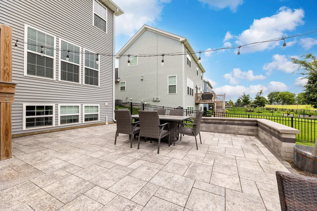 12333 South Prairie Ridge Lane Plainfield IL 60585