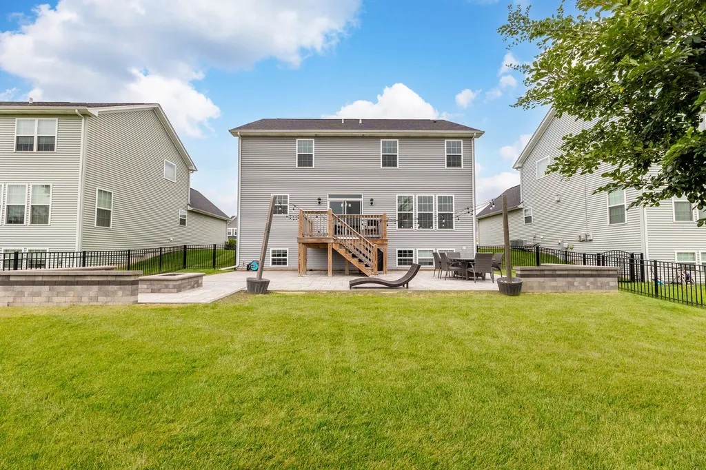 12333 South Prairie Ridge Lane Plainfield IL 60585
