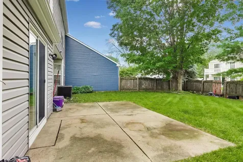 1240 Huntington Drive Mundelein IL 60060