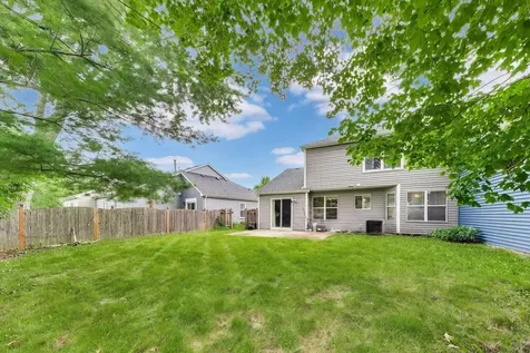 1240 Huntington Drive Mundelein IL 60060