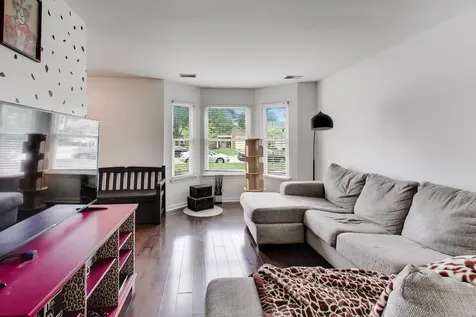 1240 Huntington Drive Mundelein IL 60060