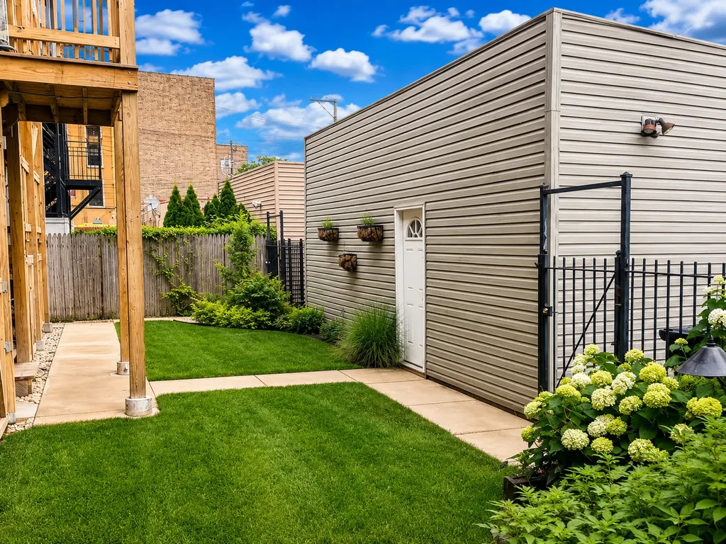 4315 North Richmond Street Chicago IL 60618