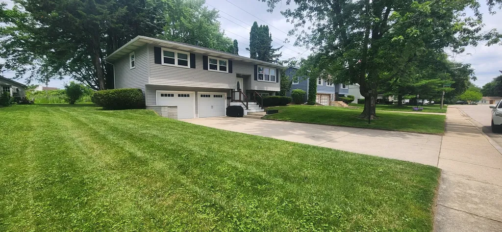 1240 Constellation Drive Aurora IL 60505