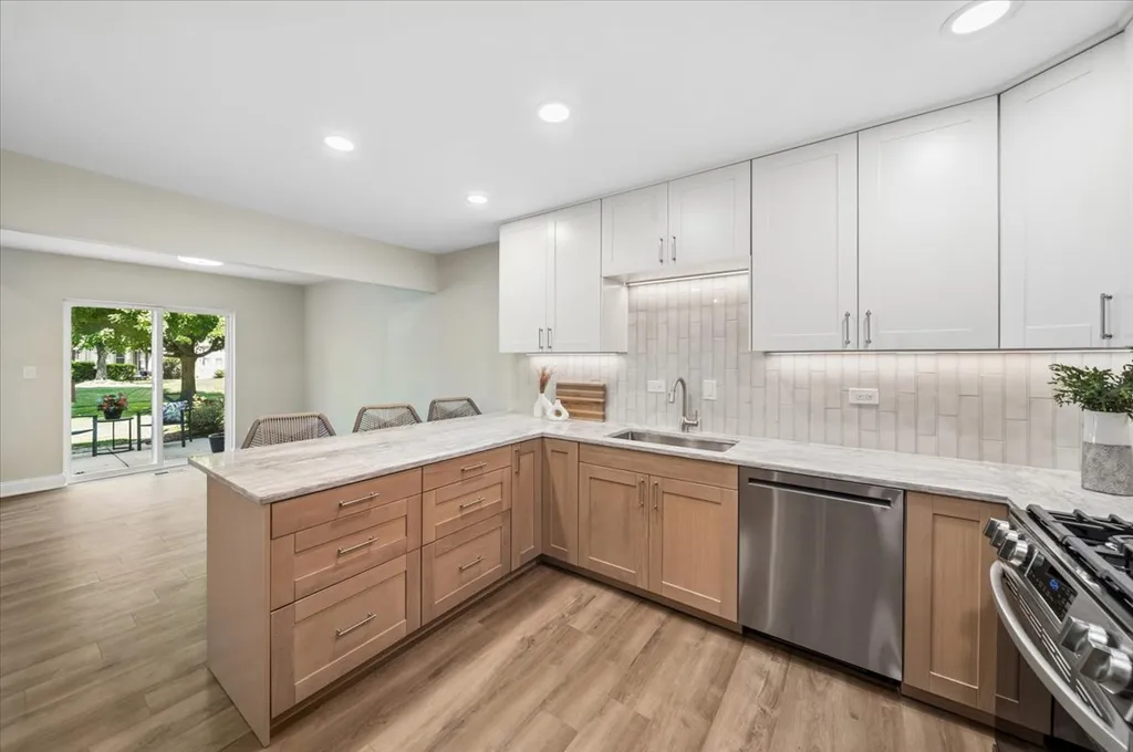 1933 Town Drive Naperville IL 60565