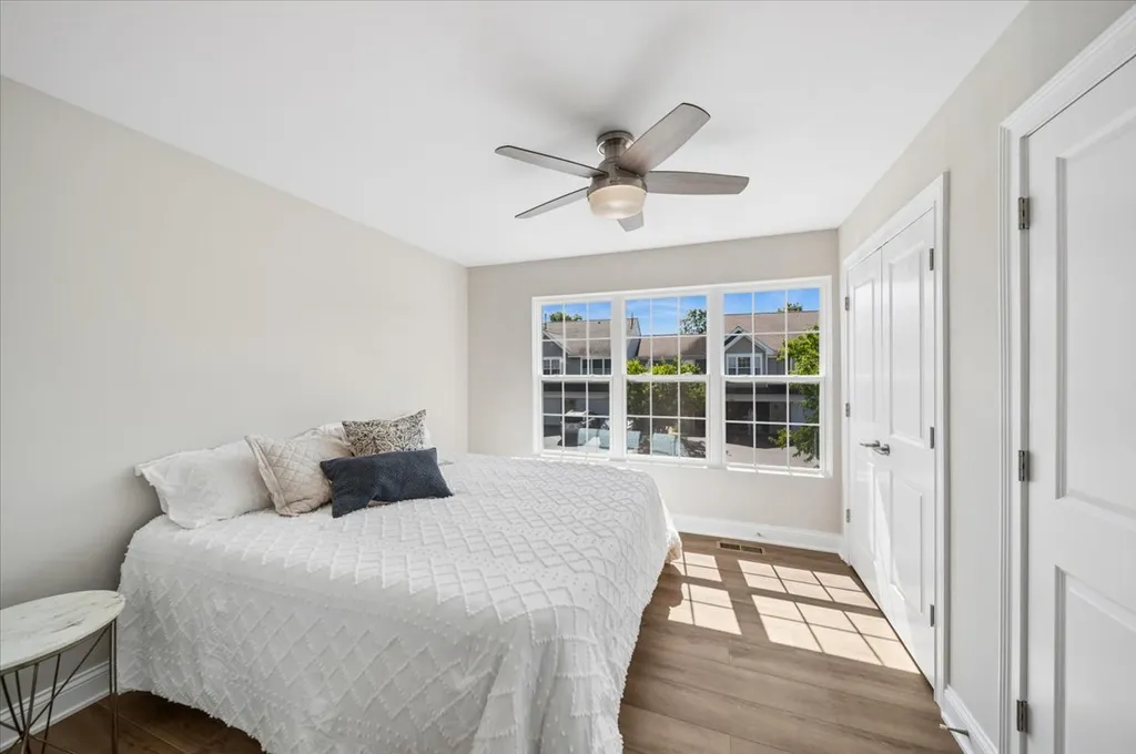 1933 Town Drive Naperville IL 60565