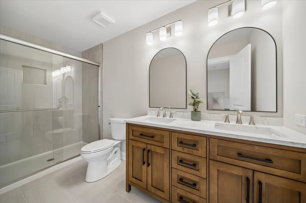 1933 Town Drive Naperville IL 60565