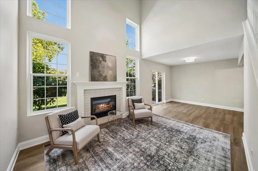 1933 Town Drive Naperville IL 60565