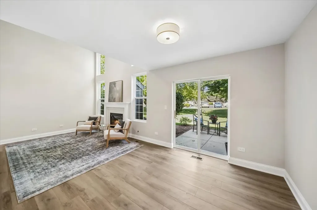 1933 Town Drive Naperville IL 60565