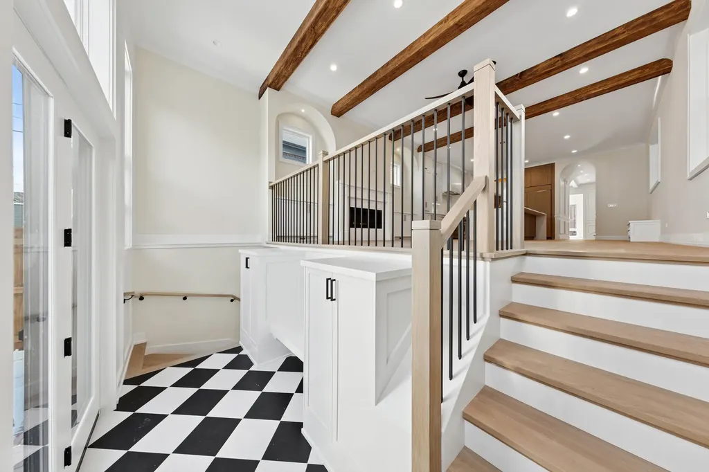 4616 North Claremont Avenue Chicago IL 60625