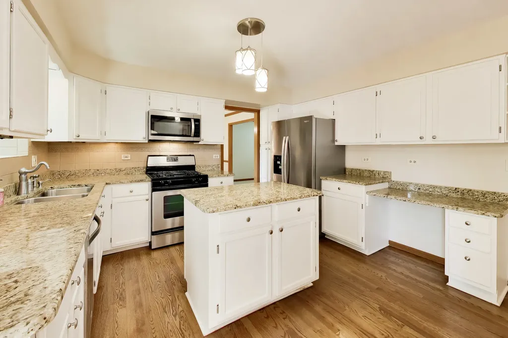 1572 Marquette Avenue Naperville IL 60565