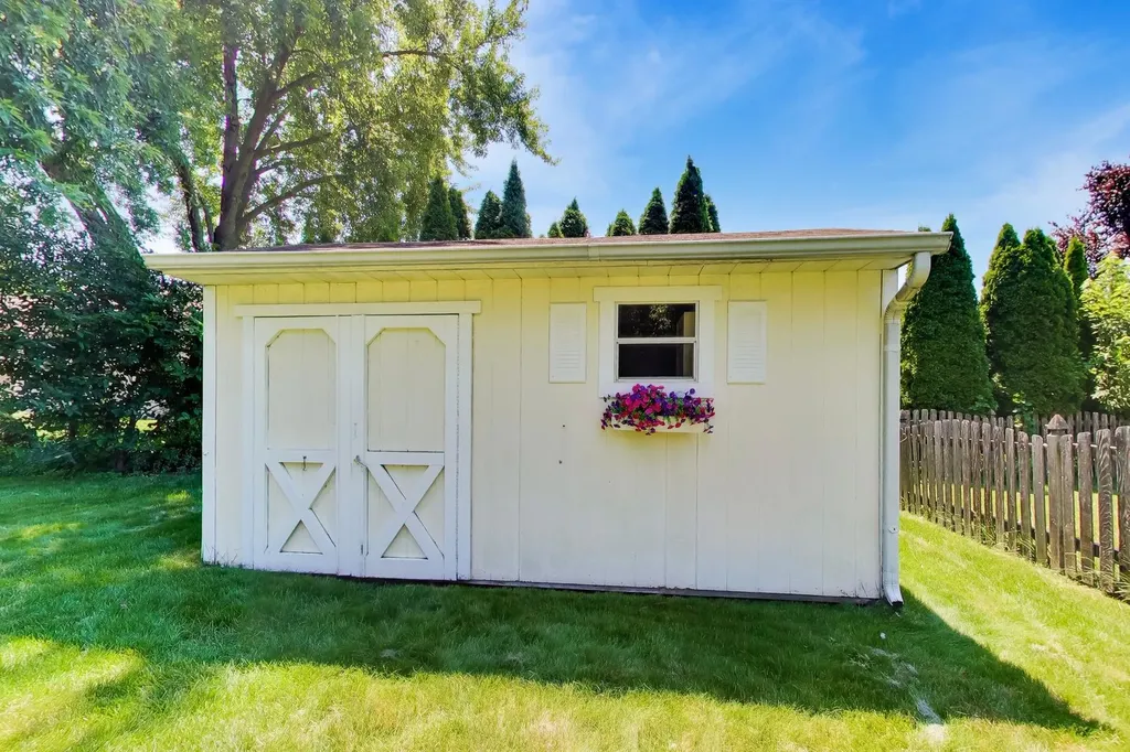 1572 Marquette Avenue Naperville IL 60565