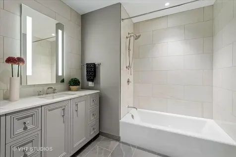 435 North Michigan Avenue Chicago IL 60611