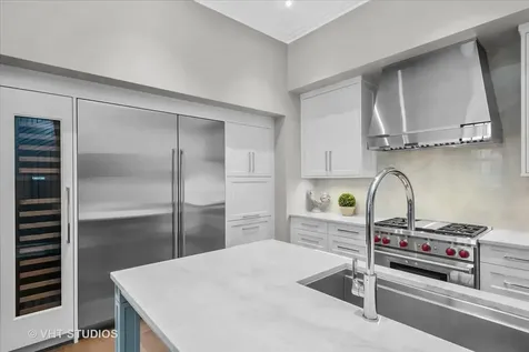 435 North Michigan Avenue Chicago IL 60611