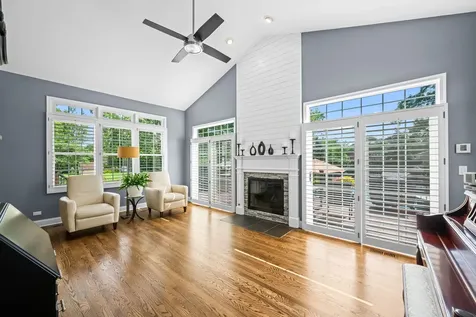 2733 North Elm Lane Arlington Heights IL 60004