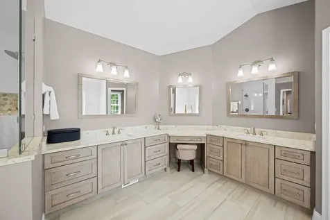 2733 North Elm Lane Arlington Heights IL 60004