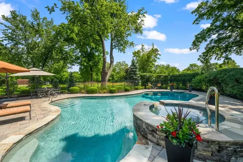 2733 North Elm Lane Arlington Heights IL 60004