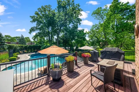 2733 North Elm Lane Arlington Heights IL 60004