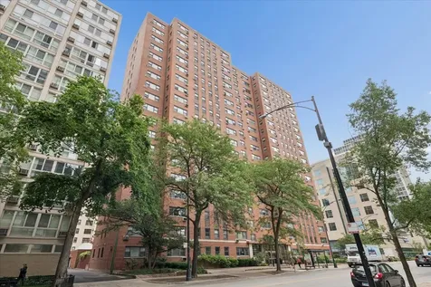 2909 North Sheridan Road Chicago IL 60657