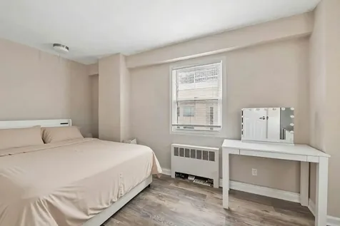 2909 North Sheridan Road Chicago IL 60657