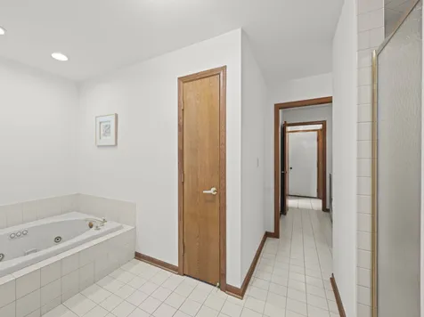 204 Jason Court Bloomingdale IL 60108
