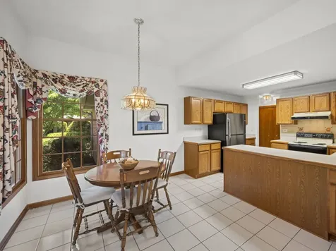 204 Jason Court Bloomingdale IL 60108