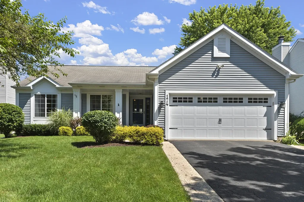174 Suffolk Lane Grayslake IL 60030