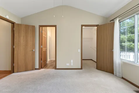 174 Suffolk Lane Grayslake IL 60030