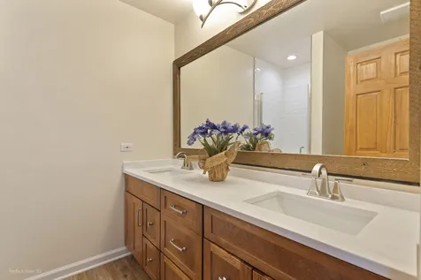 174 Suffolk Lane Grayslake IL 60030