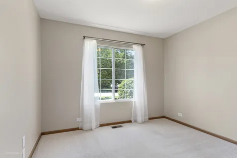 174 Suffolk Lane Grayslake IL 60030