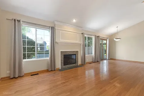 174 Suffolk Lane Grayslake IL 60030