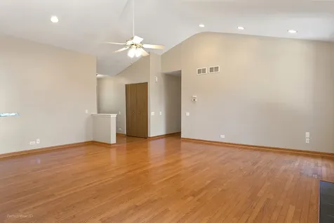 174 Suffolk Lane Grayslake IL 60030