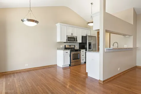 174 Suffolk Lane Grayslake IL 60030
