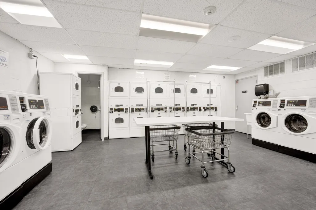 1850 North Clark Street Chicago IL 60614