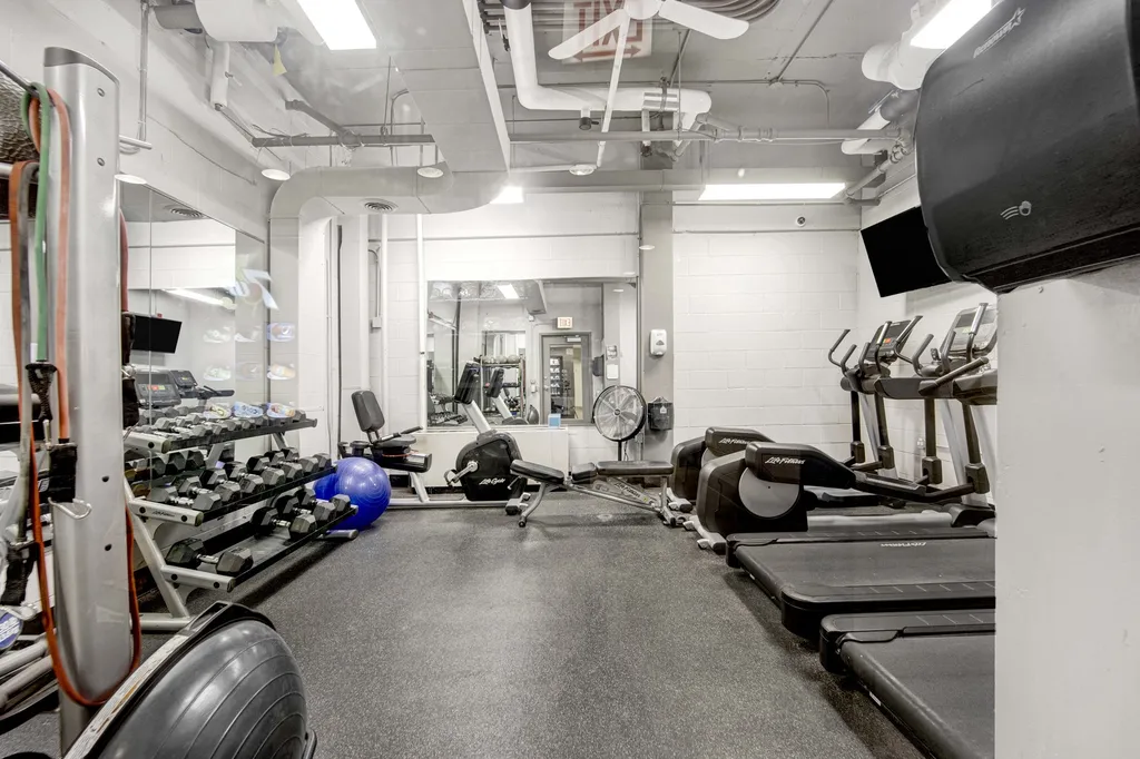 1850 North Clark Street Chicago IL 60614