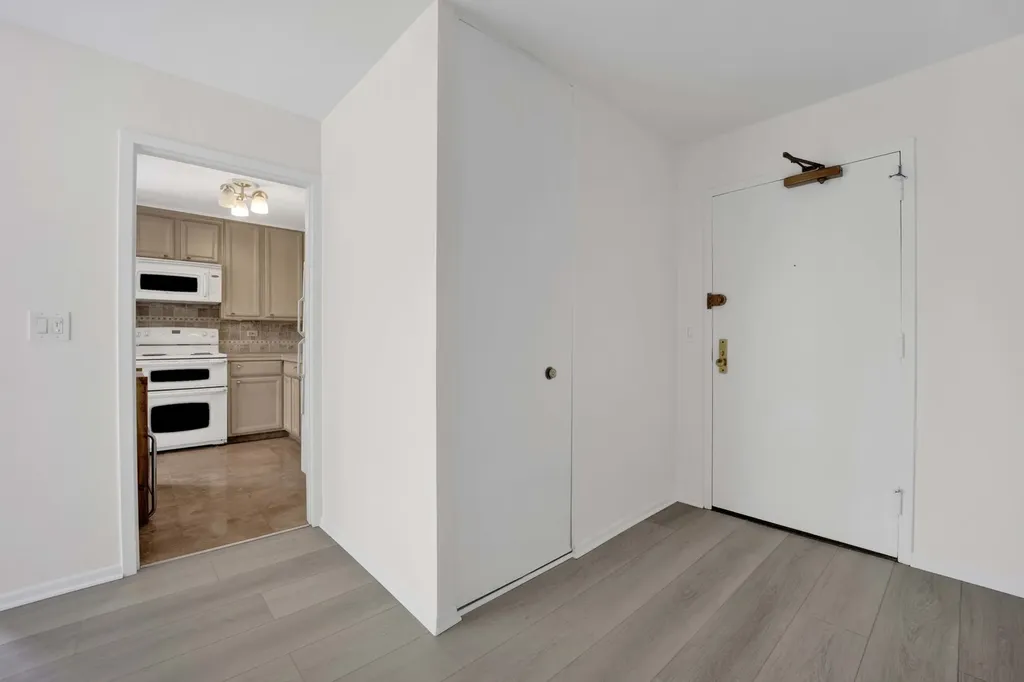 1850 North Clark Street Chicago IL 60614