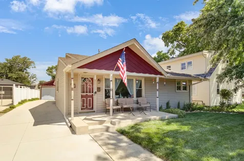 7306 West 115th Street Worth IL 60482