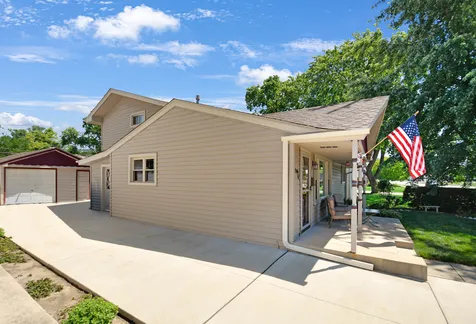 7306 West 115th Street Worth IL 60482