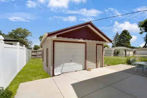 7306 West 115th Street Worth IL 60482