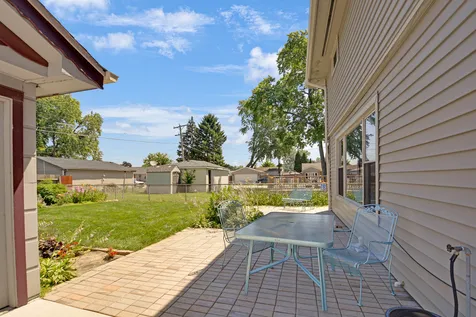 7306 West 115th Street Worth IL 60482