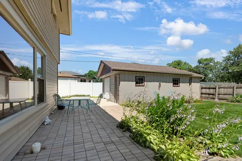 7306 West 115th Street Worth IL 60482