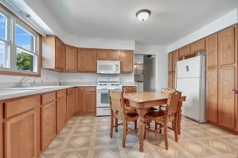 7306 West 115th Street Worth IL 60482