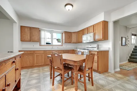 7306 West 115th Street Worth IL 60482