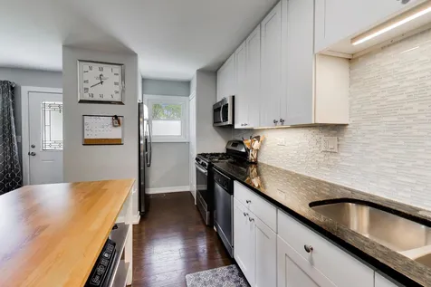 1067 Carpenter Court Elk Grove Village IL 60007