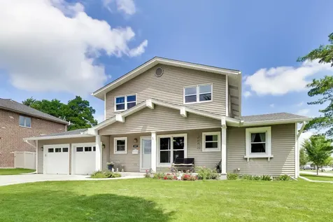 1067 Carpenter Court Elk Grove Village IL 60007